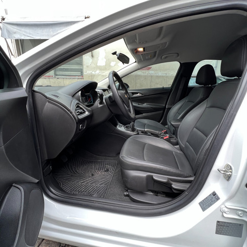 Imagen 5 de 16 de Chevrolet Cruze Lt Mt 5p 2020
