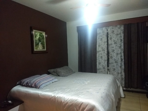 Imagem 3 de 16 de Linda Casa No Bairro Glória | 01 Suíte + 02 Dormitórios | Estuda Permuta Por Apartamento Bem Localizado - Sa00762 - 34081708