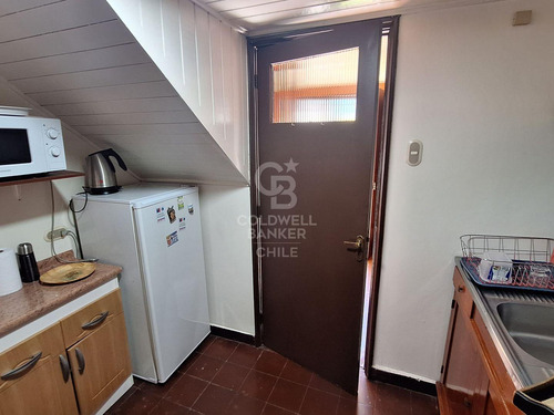 Casa Con Amplio Sitio A Pasos Del Centro.