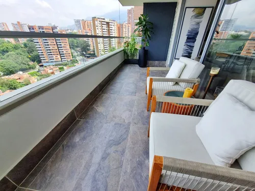 Apartamento En Venta En Envigado Barrio Loma De Los Mesa