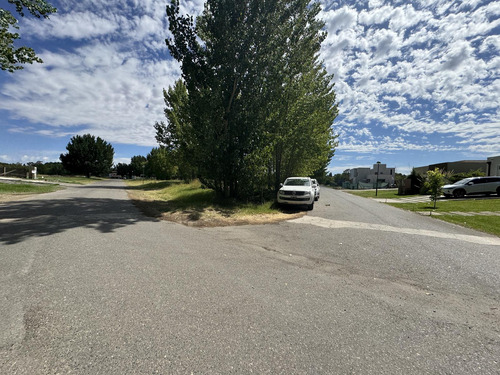 Venta De Casa En Pozo, B° Privado Canales De Plottier