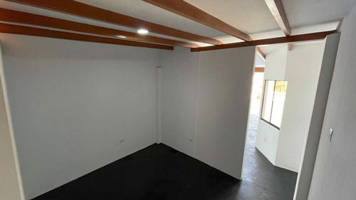 Imagen 6 de 22 de Venta De Casa Multifamiliar Urb. San Jose- Smp