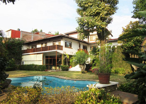 Casa En Venta Con Alberca  En Colonia San  Jerónimo, Cuernavaca