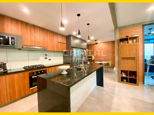 Moderna Casa En Venta En El Urubo Condominio Mirage