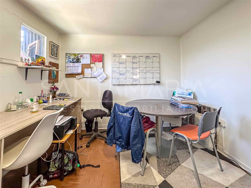Departamento En Venta De 5 Dorm. En Concepción