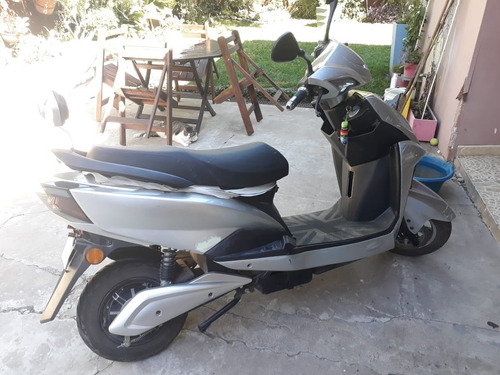 Imagen 9 de 15 de Deltech Mz12 Moto Electrica