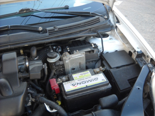 Imagen 13 de 20 de Nissan Sentra 2,0 N Acenta Mt 2011 Blanco