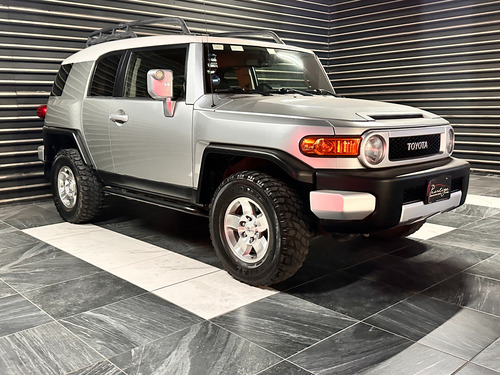 Toyota Fj Cruiser 3p Premium Aa Ee Ra Abs 4x4 At