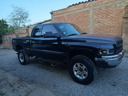 Dodge Ram 2500 Crew Cab Pick Up Laramie motor 6.7 lts Diésel