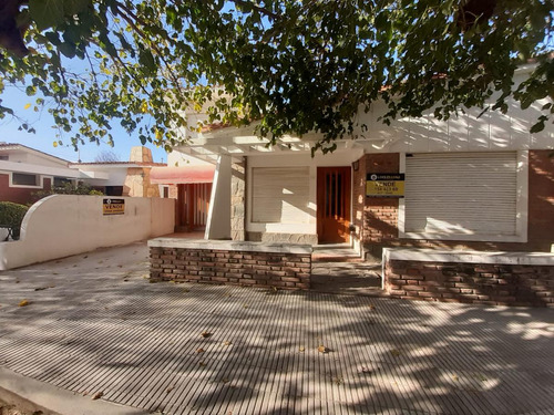 Casa En Venta En Mejor Ubicación De Villa Dolores Córdoba Traslasierras!!! Plaza Blanca