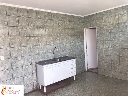 Imagem 18 de 19 de Casa Disponível Para Venda: Possui Dois Quartos, Um Banheiro, Sala, Cozinha E Garagem. A Edícula Possui Um Quarto, Um Banheiro, Cozinha E Quintal. - Ca00355 - 70750500