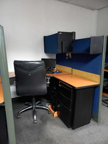 Imagen 4 de 10 de Se Alquila Oficina Espacio/escritorio Plaza Venezuela