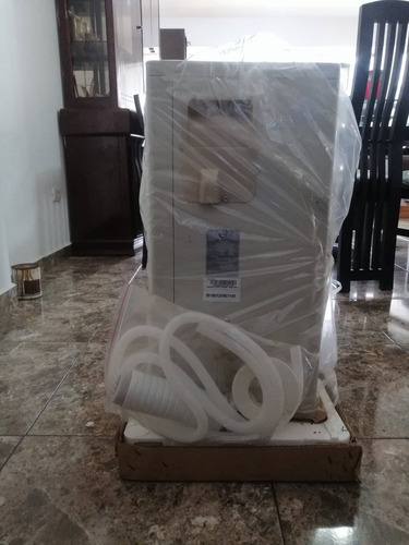 Aire Acondicionado Marca Lakes 18.000 Btu - 220 Voltios A.c.