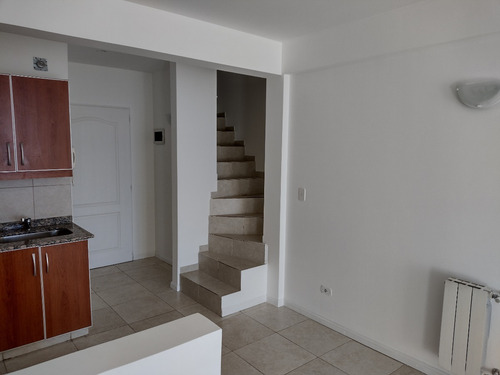 Imagen 11 de 25 de Venta Departamento Dúplex Centro Bariloche Con Vista Al Lago Y Cochera + Baulera, 3 Dormitorios, 3 Baños, 2 Balcones.