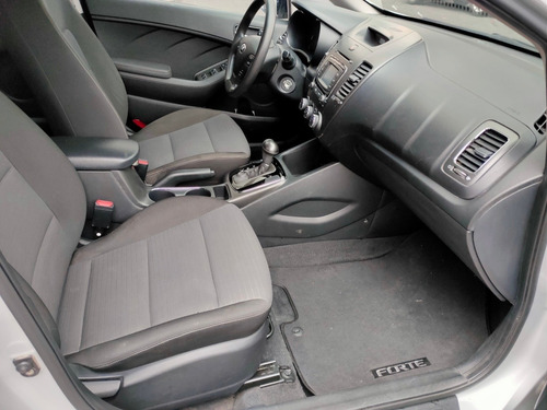 Imagen 5 de 15 de Kia Forte 2.0 Lx At 2018