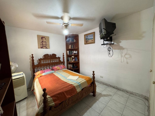 Venta De Apartamento En Las Acacias, Avenida Victoria