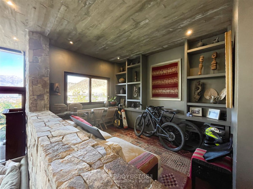 Casa En Venta De 8 Dorm. En Lo Barnechea