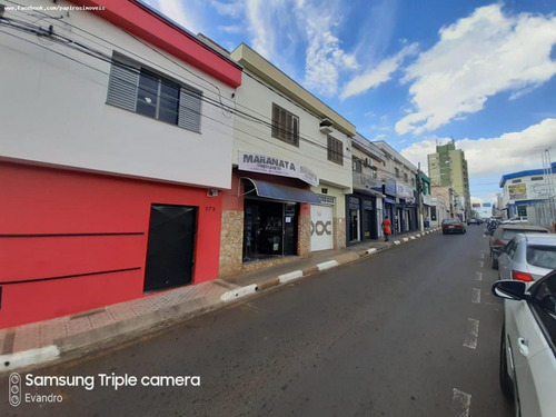 Casa Para Venda Em Tatuí, Centro, 2 Dormitórios, 1 Suíte, 2 Banheiros, 2 Vagas - 520_1-1365659