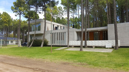 Imagen 2 de 30 de Casa 5 Ambientes. Primera Calidad. Pinamar Norte