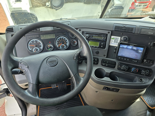 Freightliner Torton Cascadia 2016 Rabon Refrigerado