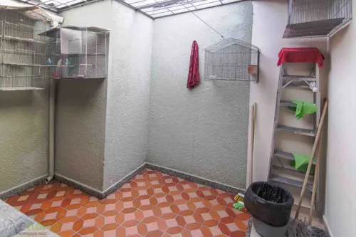 Casa En Venta En Barrio Mesa. Cod V12744