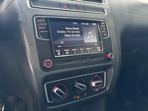 Volkswagen Fox 1.6 Connect Total Flex I-motion 5p