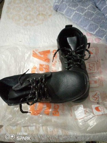 Botas De Seguridad Talla 40 Marca Saga Y Fion Color Negro 