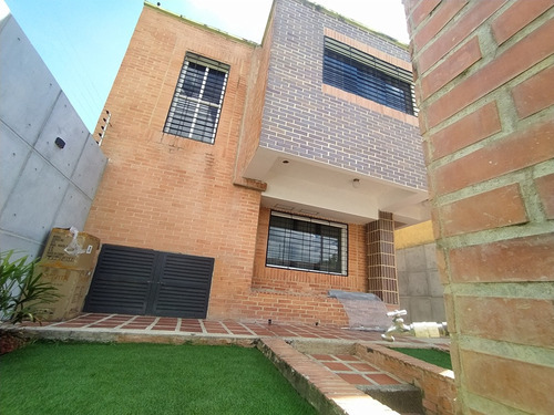 Casa En La Urb. Ciudad Jardín Mañongo, Naguanagua. Prc-095