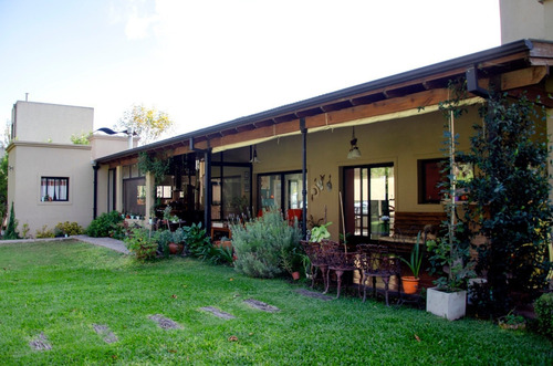 Imagen 7 de 22 de Casa A La Venta Venta - La Elina - Comarcas De Luján - 5 Ambientes - Pileta