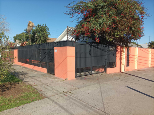 Casa En Venta. Villa Santa Carolina, Macul (107798)