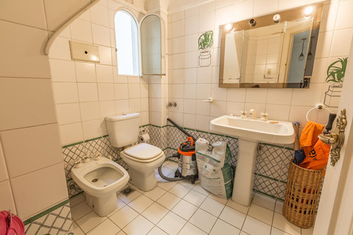 Venta Casa 5 Ambientes De Estilo | Excelente Estado| Luz | Detalles De Calidad | Caballito