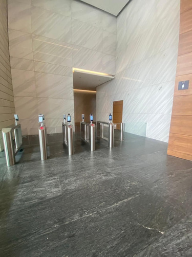 Oficina Plug And Play De 3,439 M² En Renta: Espacio Amplio Y Listo Para Ocuparlo