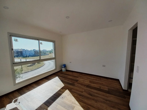 Imagen 21 de 28 de Casa En Venta En San Ramiro - Pilar Del Este