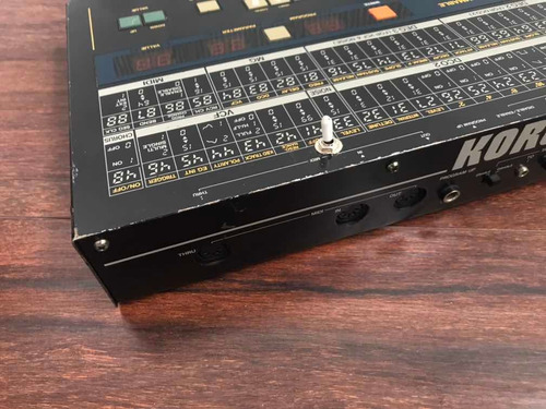 Korg Ex-800 (Usado)