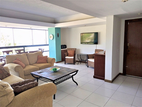 Imagen 2 de 19 de Comodo Apartamento En Pampatar, En Alquiler