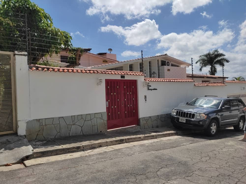 Se Vende Casa 436,53m2 4h+s/ 4b+s/ 4pe Prados Del Este