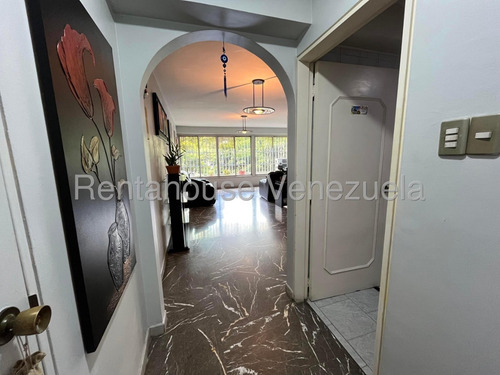 Amplio Apartamento En Venta, Urb. Los Caobos