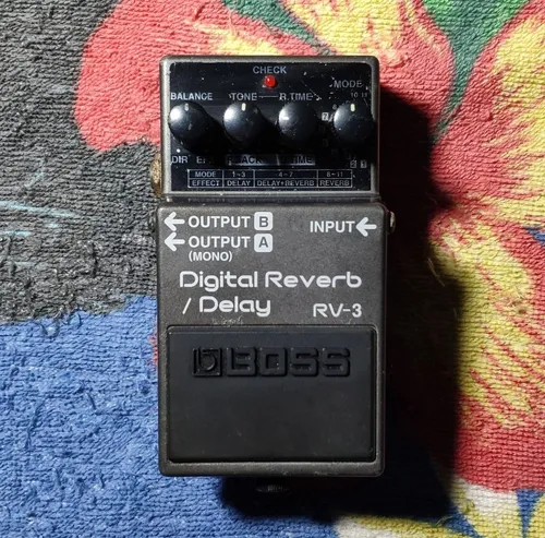 RV-3 Digital Reverb / Delay（デジタルリバーブ / ディレイ