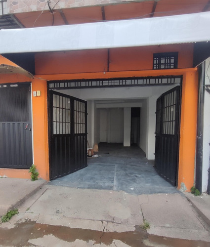 Local En Barrio Sucre En Alquiler
