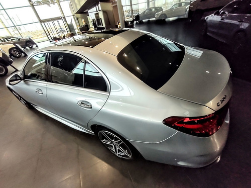 Imagen 9 de 16 de Mercedes-benz Clase C 300 Amg Line 258cv.