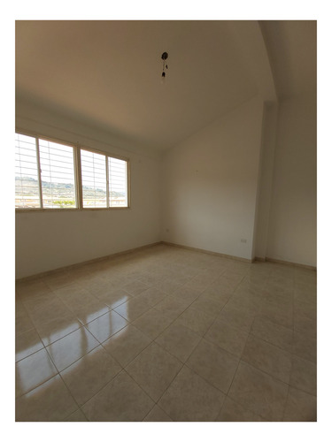 Se Vende Casa 160m2 5h/4b/3p Vista Linda Charallave 3059