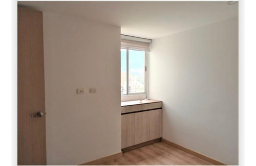Apartamento En Venta En Exclusiva Unidad Cerrada En Sabaneta! Ref
