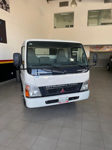 Imagen 2 de 15 de Mitsubishi Canter Fe85
