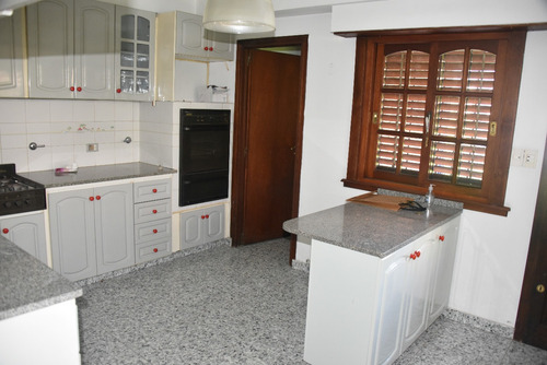 Imagen 8 de 19 de Casa En Venta En La Plata