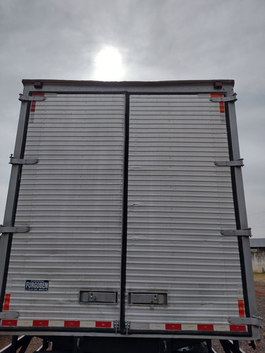 Imagem 8 de 13 de Volvo Vm 260