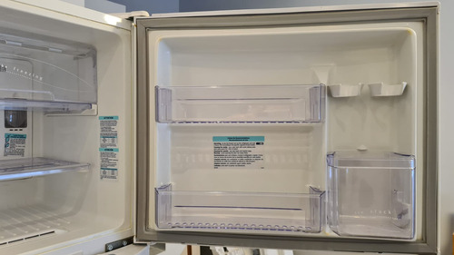 Heladera no frost Electrolux DF50 blanca con freezer 430L