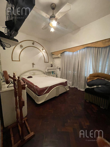 Casa En Venta Moron - 5 Ambientes - Pileta, Quincho, Parque Y 2 Coch