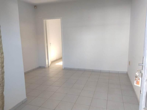 Imagem 4 de 10 de Sala Para Alugar, 40 M² Por R$ 600,00/mês - Centro - Ponta Grossa/pr - Sa0121