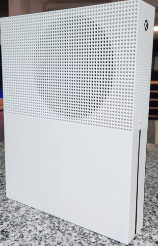 Xbox One S (5 Juegos FĂsicos) (Usado)