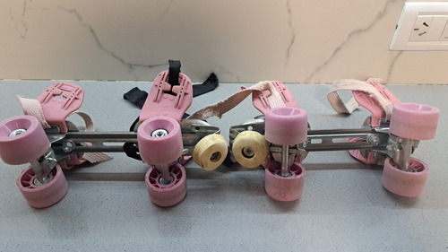 Patines 4 Ruedas Extensibles Color Rosa Muy Buenos Desde El 28 Al 42 Rosa (Usado)